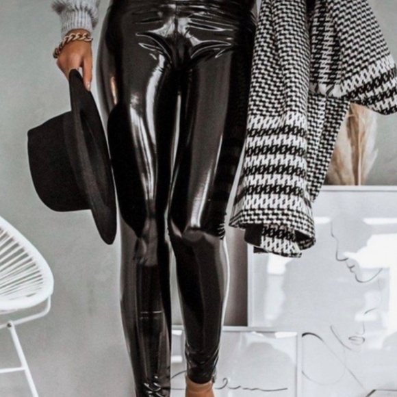 Commando Size Large Faux Leather Fully Lined Pencil Leggings - Picture 8 of 10